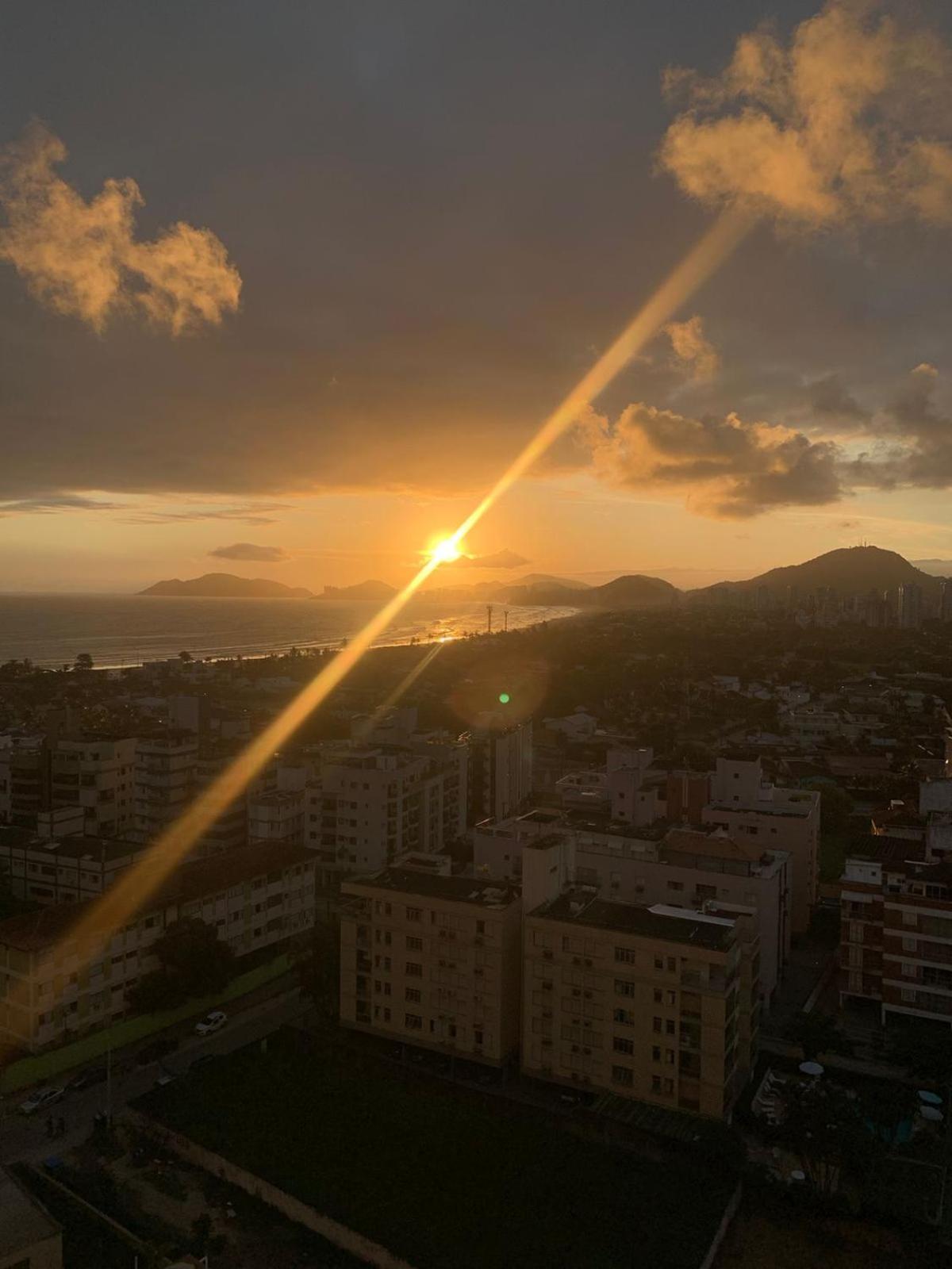 Vista Para Mar!!! Lazer Completo A Poucos Passos Da Praia 과루자 외부 사진